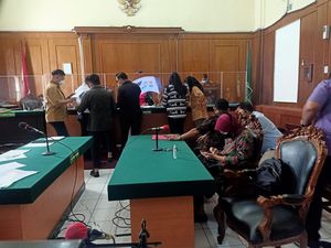 Jawaban Polda Jatim di Sidang Gugatan Pemilik Sekolah SPI di Batu Jawaban Polda Jatim di Sidang Gugatan Pemilik Sekolah SPI di Batu