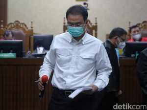Azis Syamsuddin akan Bacakan Pleidoi Kasus Suap Eks Pegawai KPK Hari Ini Azis Syamsuddin akan Bacakan Pleidoi Kasus Suap Eks Pegawai KPK Hari Ini