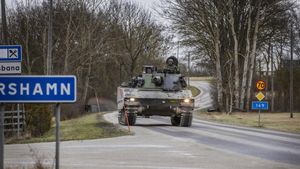 Tank Swedia Patroli Tingkatkan Kesiapan Hadapi Rusia
