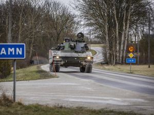 Tank Swedia Patroli Tingkatkan Kesiapan Hadapi Rusia Tank Swedia Patroli Tingkatkan Kesiapan Hadapi Rusia