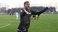 Nani sendiri baru masuk jadi pemain pengganti di laga tersebut. Ia cuma butuh 1 menit dan 55 detik untuk mengkreasikan gol. Foto: Getty Images/Maurizio Lagana