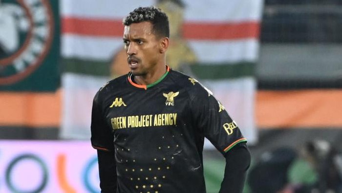 VENICE, ITALY - JANUARY 16: Luis Nani of Venezia during the Serie A match between Venezia FC and Empoli FC at Stadio Pier Luigi Penzo on January 16, 2022 in Venice, Italy. (Photo by Maurizio Lagana/Getty Images)