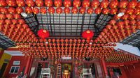 Vihara di Pondok Cabe Sudah Berhias Lampion