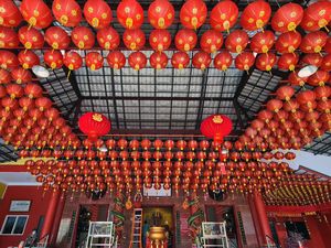 Vihara di Pondok Cabe Sudah Berhias Lampion Vihara di Pondok Cabe Sudah Berhias Lampion