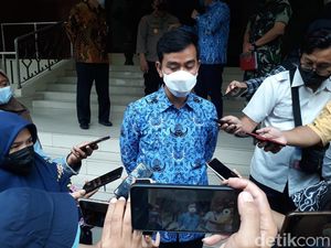 Gibran ke Paskibra soal Merah Putih Gagal Berkibar: Pokoke Tetap Semangat Gibran ke Paskibra soal Merah Putih Gagal Berkibar: Pokoke Tetap Semangat