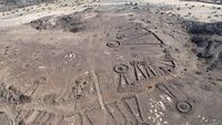 Foto: Jalan Berusia 4.500 dengan Makam Kuno di Arab Saudi