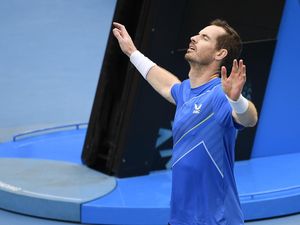 Australian Open: Andy Murray Melaju ke Babak Kedua Lewat Partai 5 Set Australian Open: Andy Murray Melaju ke Babak Kedua Lewat Partai 5 Set