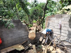65 Rumah Warga di Tulungagung Rusak Diterjang Angin Kencang