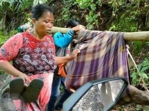 Banjir Bandang Terjang Probolinggo Tewaskan Satu Warga Banjir Bandang Terjang Probolinggo Tewaskan Satu Warga