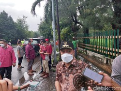 Walkot Eri Janji Tuntaskan Banjir Langganan yang 25 Tahun Rendam Ngagel Jaya