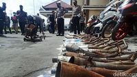 Bikin Telinga Budek, 165 Knalpot Brong Digergaji