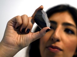 Wujud Berlian Hitam dari Luar Angkasa yang Diprediksi Laku Rp 97 M