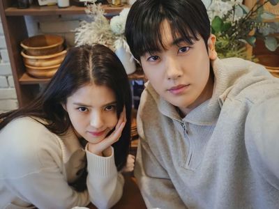 8 Potret Manis Han So Hee & Park Hyung Sik, Pasangan Drakor Soundtrack #1
