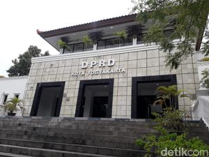 Komisi C DPRD Jogja: DLH Ajukan Pembelian Insinerator Sampah Rp 7,2 M Komisi C DPRD Jogja: DLH Ajukan Pembelian Insinerator Sampah Rp 7,2 M