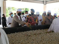 Kapolda Aceh Inisiasi Pemugaran Makam Habib Bugak Pewakaf Tanah di Mekah