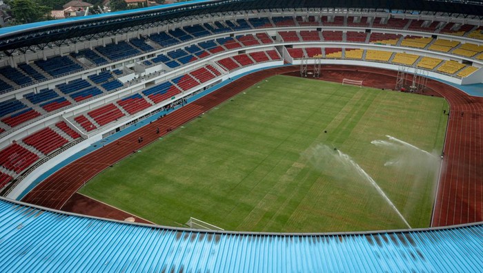 Stadion Jatidiri Semarang diketahui telah selesai direnovasi. Seperti apa wajah baru stadion berkapasitas 25 ribu tempat duduk tersebut? Lihat yuk.