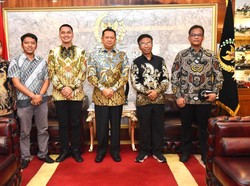 Soal Pengelolaan TKBM, Bamsoet: Pemerintah-Pengurus Harus Duduk Bersama