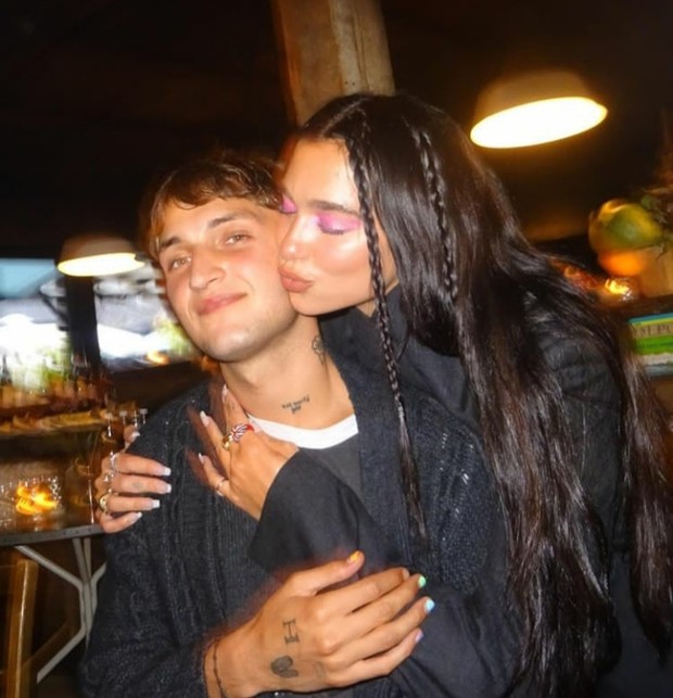 Kompatibilitas zodiak Dua Lipa dan Anwar Hadid