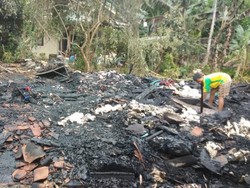 Api Hanguskan Rumah Panggung di Ciamis