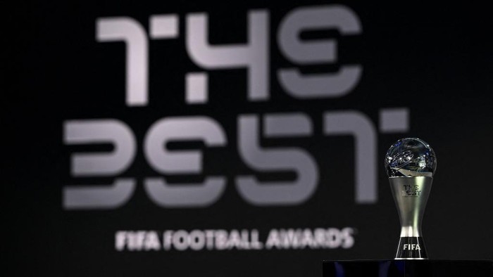 This photograph taken on December 17, 2020 shows the Best FIFA trophy on display ahead of The Best FIFA Football Awards 2020 ceremony, at the FIFAs headquarters in Zurich. (Photo by VALERIANO DI DOMENICO / POOL / AFP)