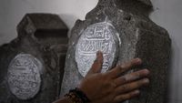 Batu Nisan Kuno Ini Diduga Peninggalan Kesultanan Palembang