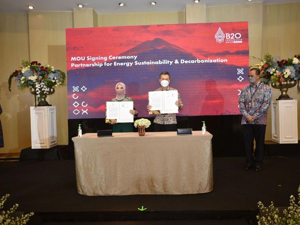 Pertamina Teken 4 MoU Demi Kelanjutan Energi & Dekarbonisasi Pertamina Teken 4 MoU Demi Kelanjutan Energi & Dekarbonisasi