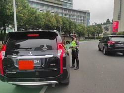Mobil Nopol RF Ditilang Langgar Gage Jakarta, Polisi: Tak Ada Pelat Dewa!