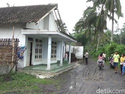 Detik-detik Angin Puting Beliung Terjang Candipuro Lumajang