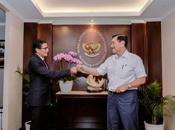 Ketemu Luhut, Sandiaga Diskusi Soal Travel Bubble-Holding BUMN Pariwisata