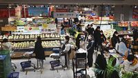 Sempat Sepi Gegara Lockdown, Supermarket di Xian Mulai Ramai Lagi