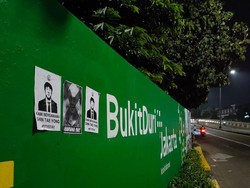 Aksi La Grande Indonesia Dukung Shin Tae-yong Lewat Pamflet