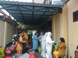 1 Siswa SMAN 22 Surabaya Positif COVID-19, Teman Sekelas-Guru Diswab 1 Siswa SMAN 22 Surabaya Positif COVID-19, Teman Sekelas-Guru Diswab