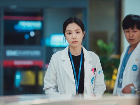Son Naeun sebagai Oh Soo-jung dalam Ghost Doctor Son Naeun sebagai Oh Soo-jung dalam Ghost Doctor