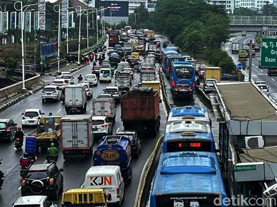 Tanjung Duren Banjir, Lalin Arah Grogol Macet Parah