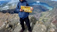 Terpesona Keindahan Puncak Gunung Rinjani di Lombok