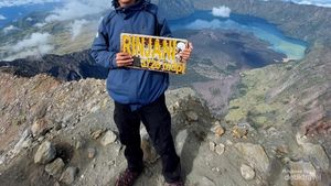Terpesona Keindahan Puncak Gunung Rinjani di Lombok