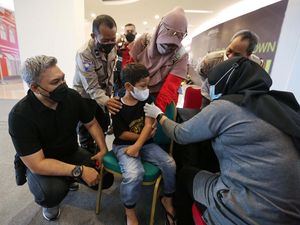 Beragam Cara Unik Kurangi Rasa Takut Anak saat Vaksinasi Covid-19