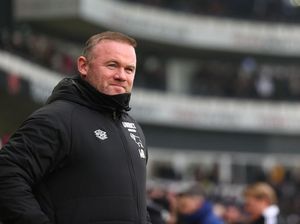 Terdegradasi, Derby County Masih Tetap Dilatih Wayne Rooney? Terdegradasi, Derby County Masih Tetap Dilatih Wayne Rooney?