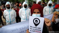 Aksi Pengungsi Afghanistan Tuntut Keadilan di Monas