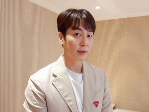 Andy Shinhwa Umumkan Menikah dengan Lee Eun Joo 12 Juni Andy Shinhwa Umumkan Menikah dengan Lee Eun Joo 12 Juni