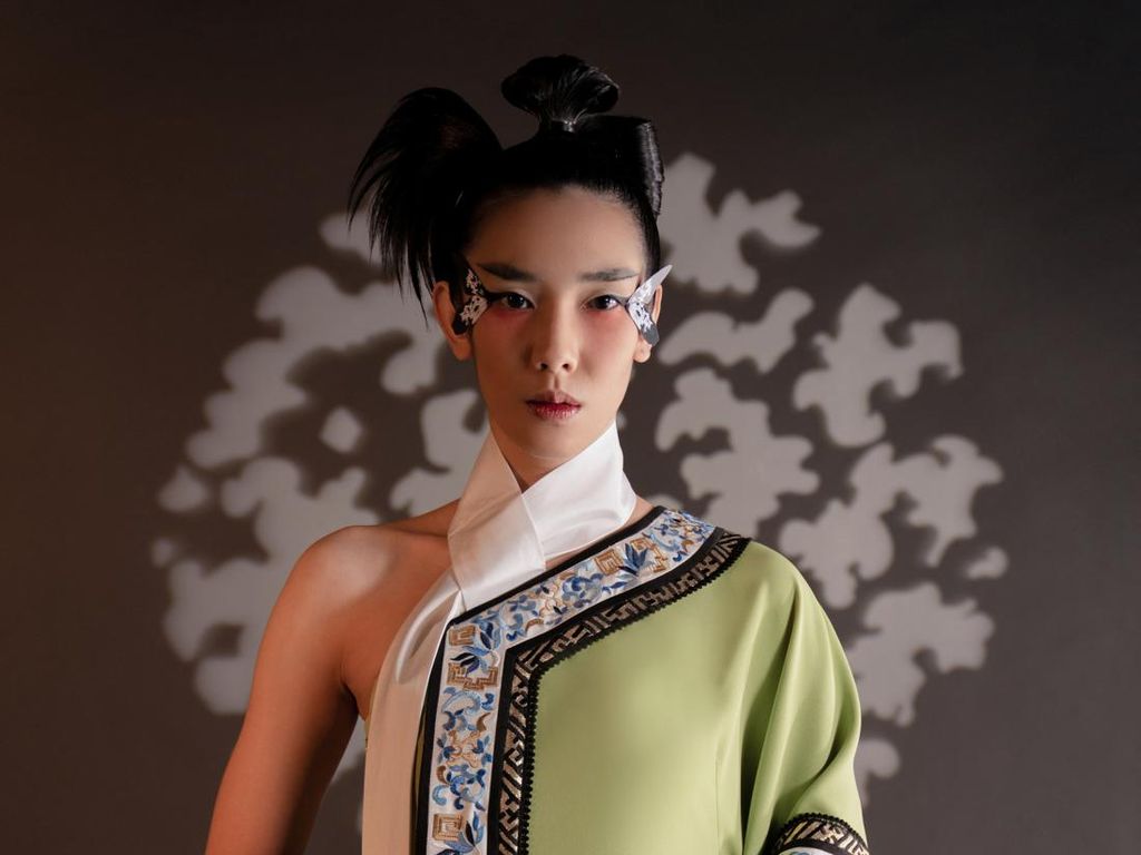 Koleksi Imlek 2022 Sebastian Gunawan, Dimeriahkan Hanbok Korea dan Kimono