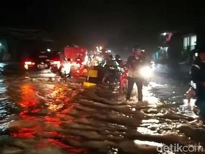 Jalur Pantura di Pasuruan Terendam Banjir, Polisi Alihkan Lalu Lintas