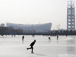 Proses Pembuatan Es untuk Arena Winter Olympic Beijing 2022