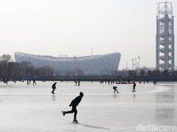 Proses Pembuatan Es untuk Arena Winter Olympic Beijing 2022