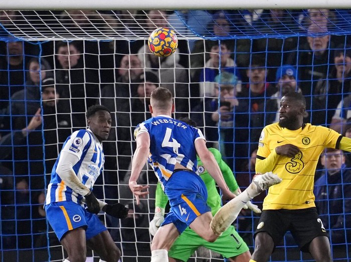 Tak ada pemenang dalam laga Brighton & Hove Albion vs Chelsea. The Blues unggul melalui Hakim Ziyech, namun dibalas Brighton lewat Adam Webster. Skor akhir 1-1.