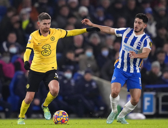 Brighton vs Chelsea Tanpa Pemenang Tak ada pemenang dalam laga Brighton & Hove Albion vs Chelsea. The Blues unggul melalui Hakim Ziyech, namun dibalas Brighton lewat Adam Webster. Skor akhir 1-1.