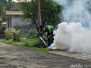 Warga Ponorogo Diajak Kerja Bakti Tuntaskan Demam Berdarah Warga Ponorogo Diajak Kerja Bakti Tuntaskan Demam Berdarah