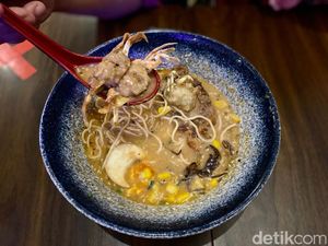 Ramen Topping Kepiting Soka dan Tobiko Ada di Bar Ramen Ini Ramen Topping Kepiting Soka dan Tobiko Ada di Bar Ramen Ini