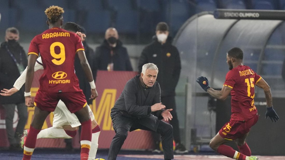 Jose Mourinho tolak tawaran Everton, setia AS Roma (AP/Andrew Medichini)