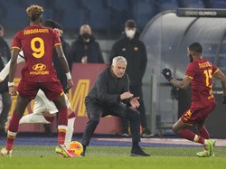 Ditaksir Everton, Jose Mourinho Setia AS Roma